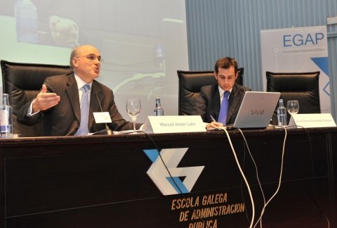 Imaxes Manuel Are&aacute;n Lal&iacute;n, catedr&aacute;tico de Dereito Mercantil na Universidade da Coru&ntilde;a - Curso de Marcas